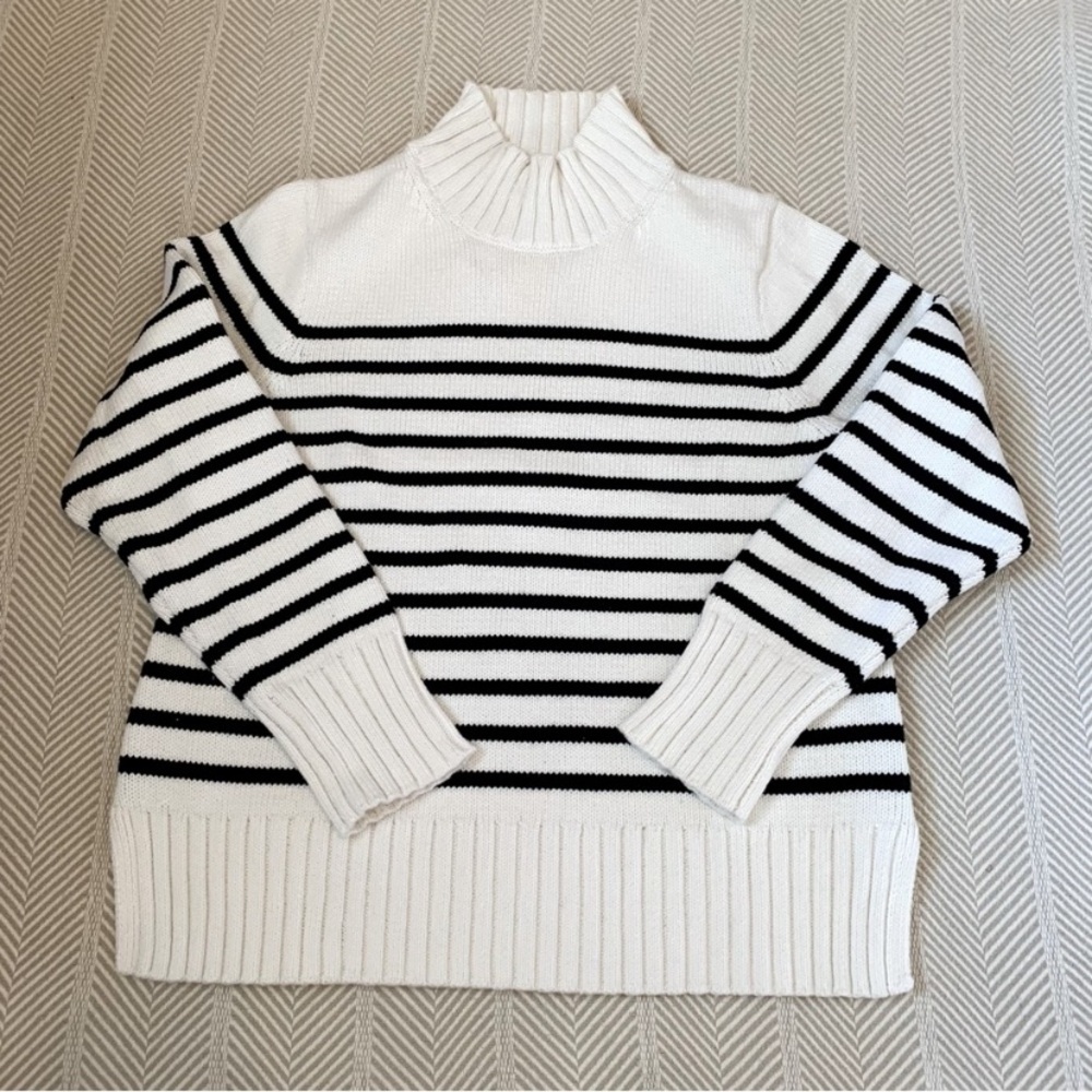 Striped Black and White Women's Sweater